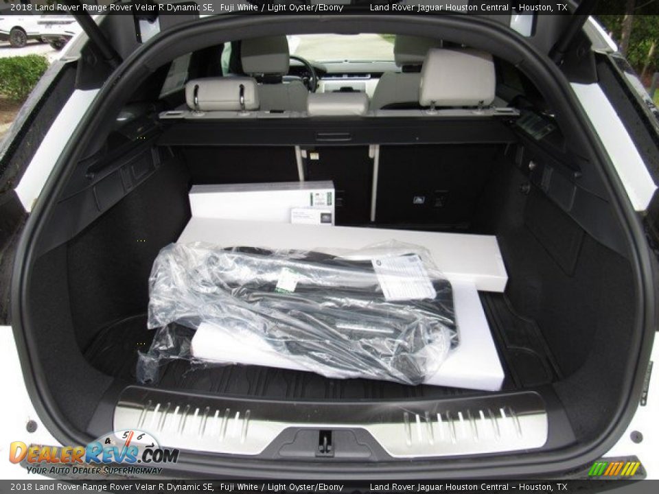 2018 Land Rover Range Rover Velar R Dynamic SE Fuji White / Light Oyster/Ebony Photo #17
