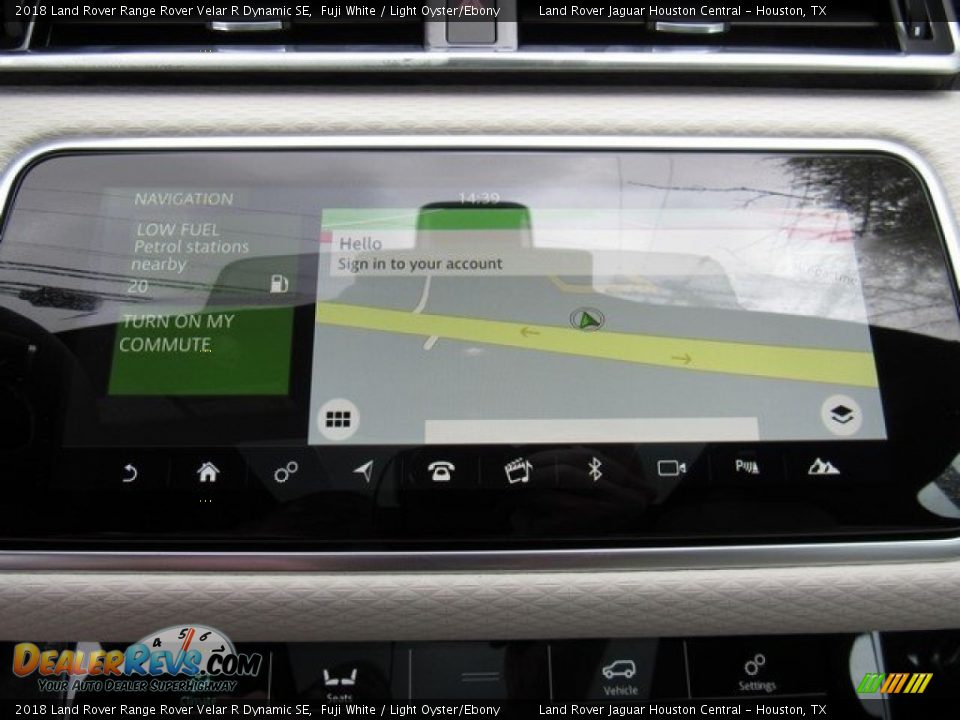 2018 Land Rover Range Rover Velar R Dynamic SE Fuji White / Light Oyster/Ebony Photo #31
