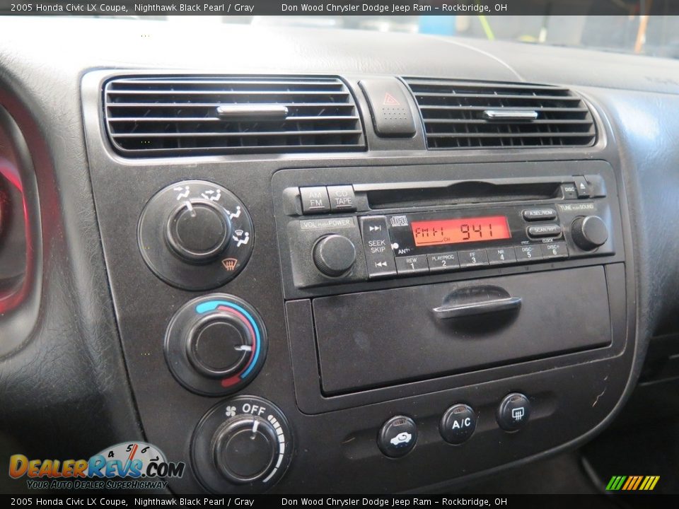 2005 Honda Civic LX Coupe Nighthawk Black Pearl / Gray Photo #17