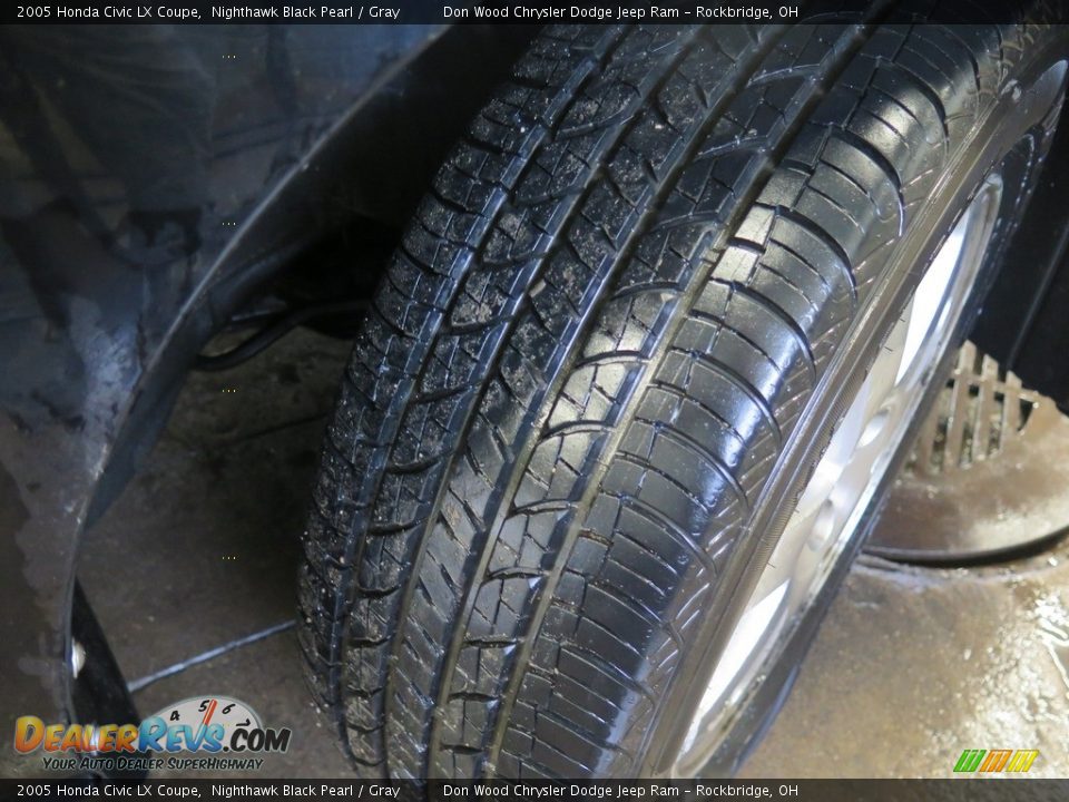 2005 Honda Civic LX Coupe Nighthawk Black Pearl / Gray Photo #21