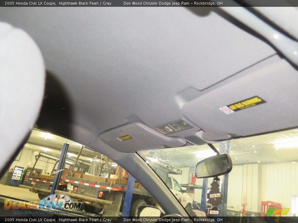 2005 Honda Civic LX Coupe Nighthawk Black Pearl / Gray Photo #35