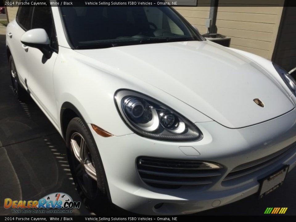 2014 Porsche Cayenne White / Black Photo #3