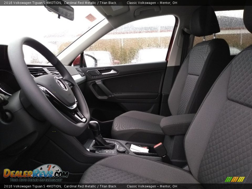 Front Seat of 2018 Volkswagen Tiguan S 4MOTION Photo #3