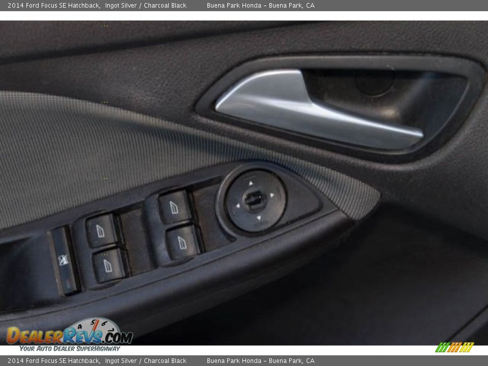 2014 Ford Focus SE Hatchback Ingot Silver / Charcoal Black Photo #25