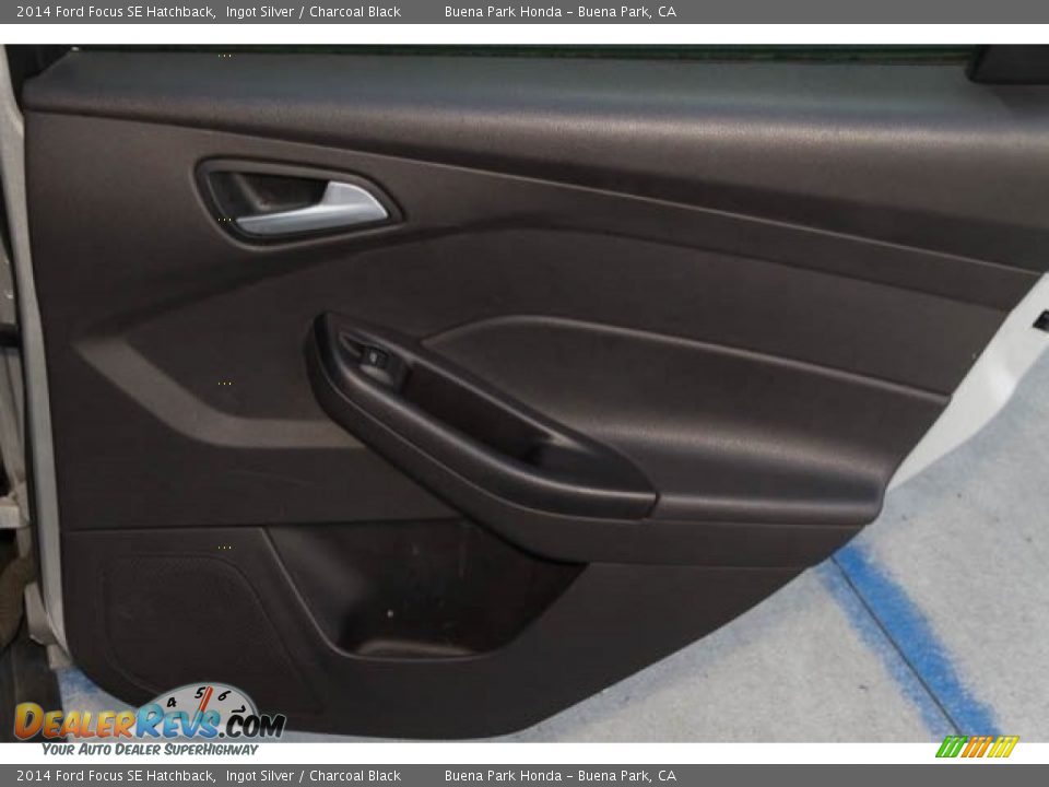 2014 Ford Focus SE Hatchback Ingot Silver / Charcoal Black Photo #27