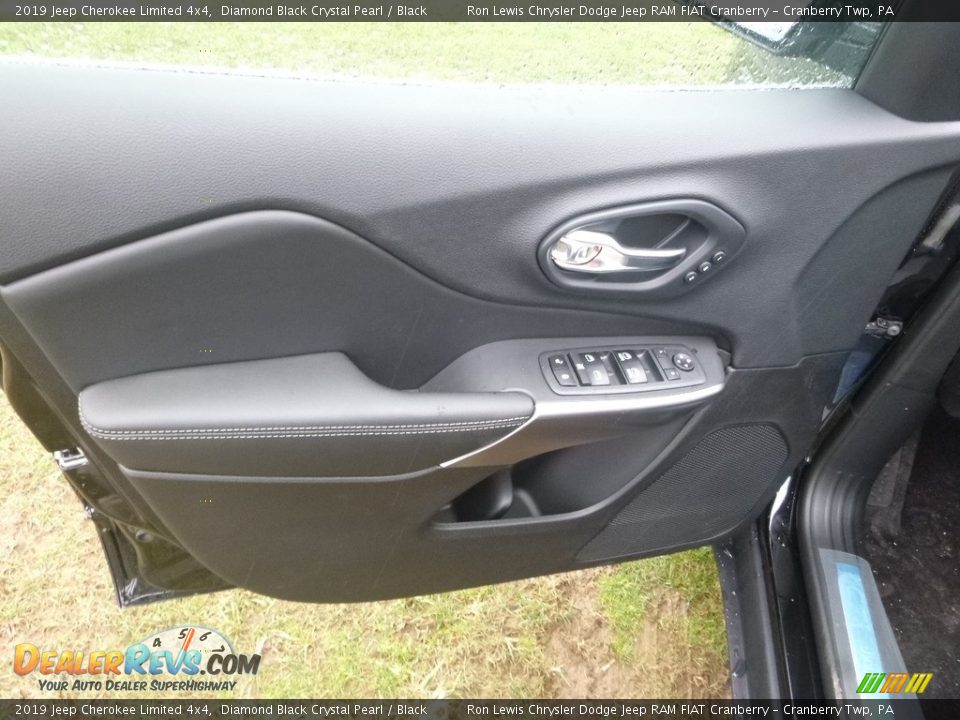 2019 Jeep Cherokee Limited 4x4 Diamond Black Crystal Pearl / Black Photo #12