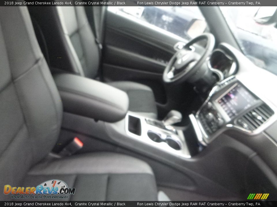 2018 Jeep Grand Cherokee Laredo 4x4 Granite Crystal Metallic / Black Photo #10