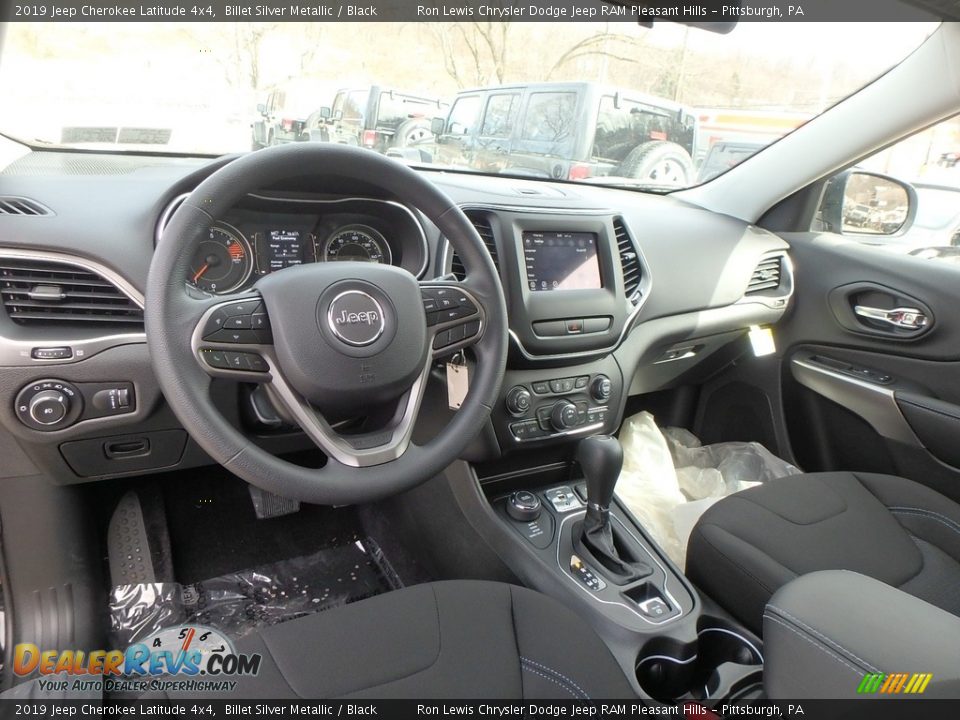 Black Interior - 2019 Jeep Cherokee Latitude 4x4 Photo #12