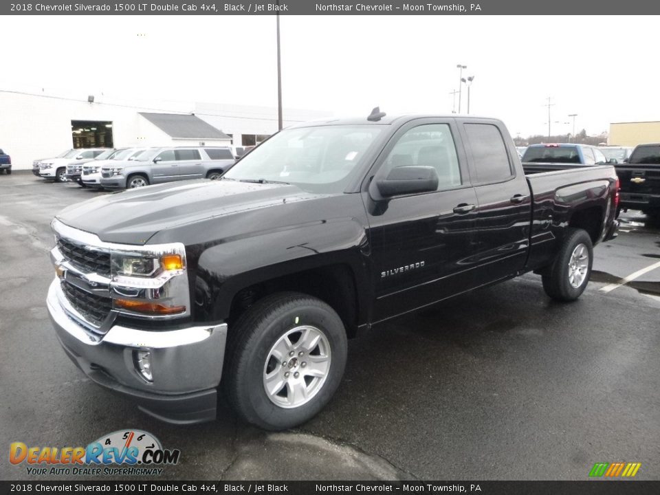 Front 3/4 View of 2018 Chevrolet Silverado 1500 LT Double Cab 4x4 Photo #1