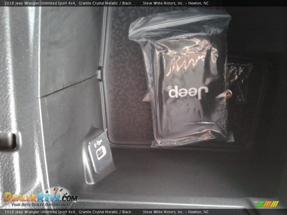 2018 Jeep Wrangler Unlimited Sport 4x4 Granite Crystal Metallic / Black Photo #25