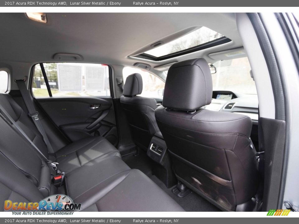 2017 Acura RDX Technology AWD Lunar Silver Metallic / Ebony Photo #30