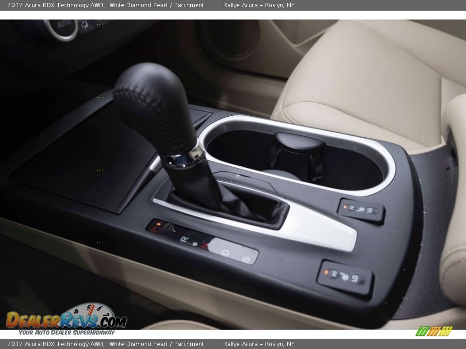 2017 Acura RDX Technology AWD White Diamond Pearl / Parchment Photo #24