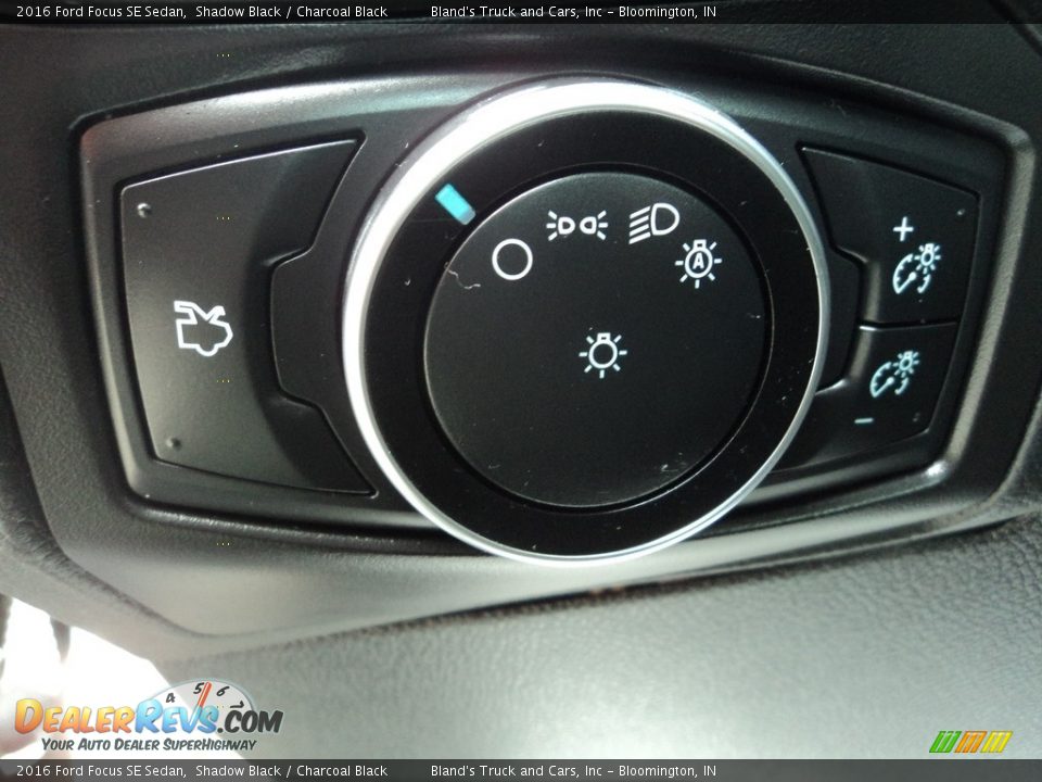 2016 Ford Focus SE Sedan Shadow Black / Charcoal Black Photo #11