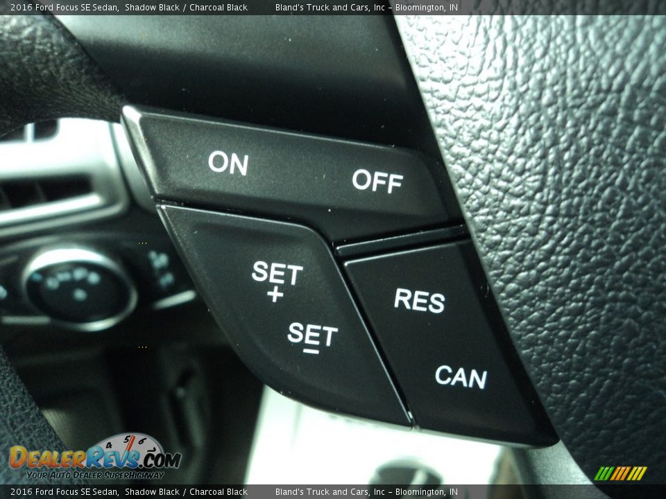 2016 Ford Focus SE Sedan Shadow Black / Charcoal Black Photo #16