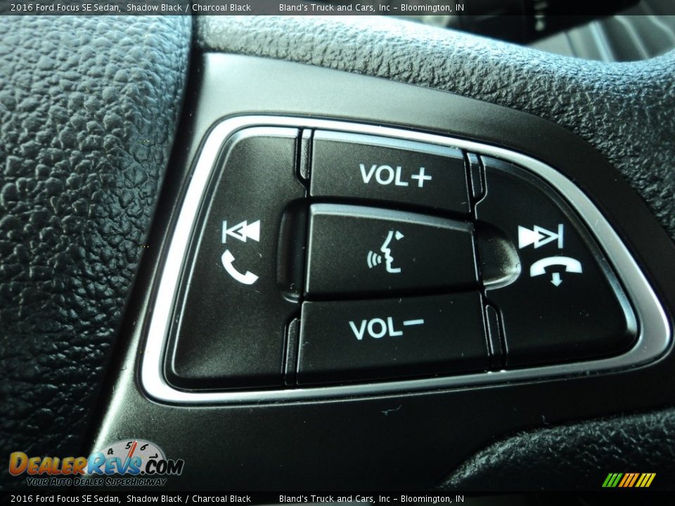 2016 Ford Focus SE Sedan Shadow Black / Charcoal Black Photo #17