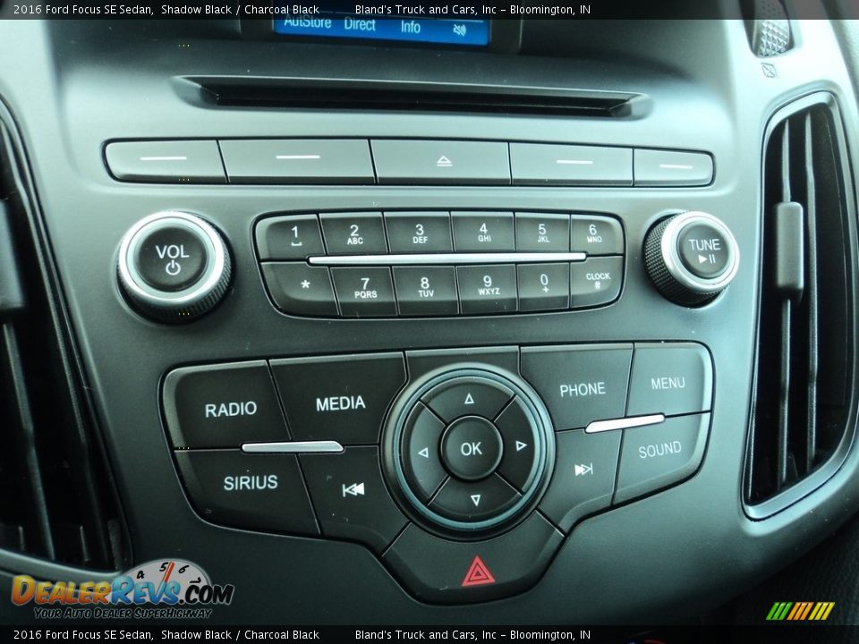 2016 Ford Focus SE Sedan Shadow Black / Charcoal Black Photo #20