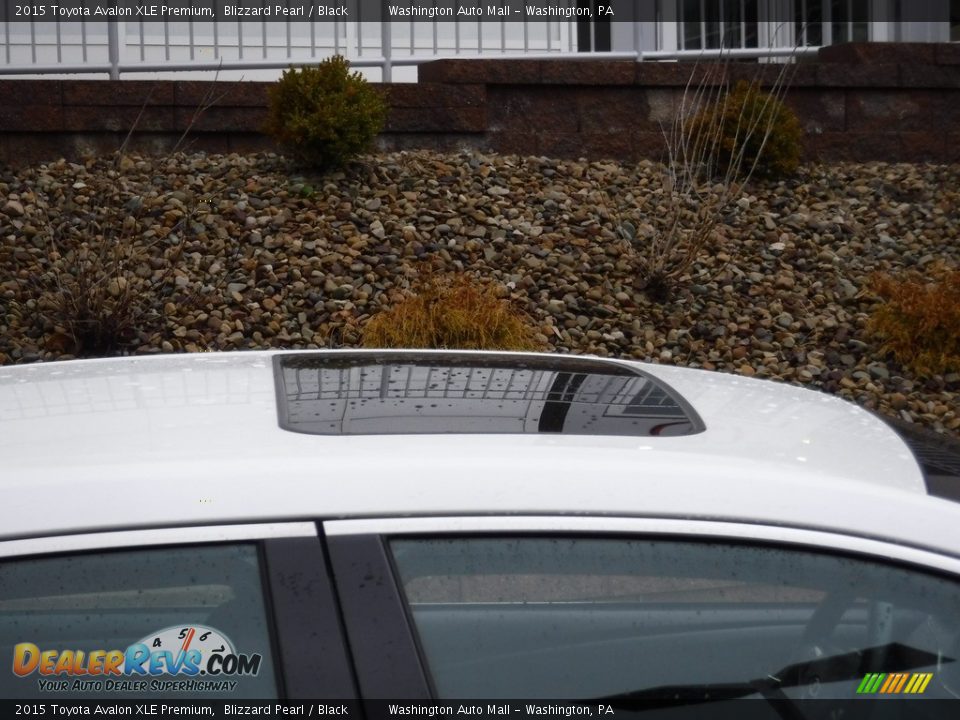 2015 Toyota Avalon XLE Premium Blizzard Pearl / Black Photo #4