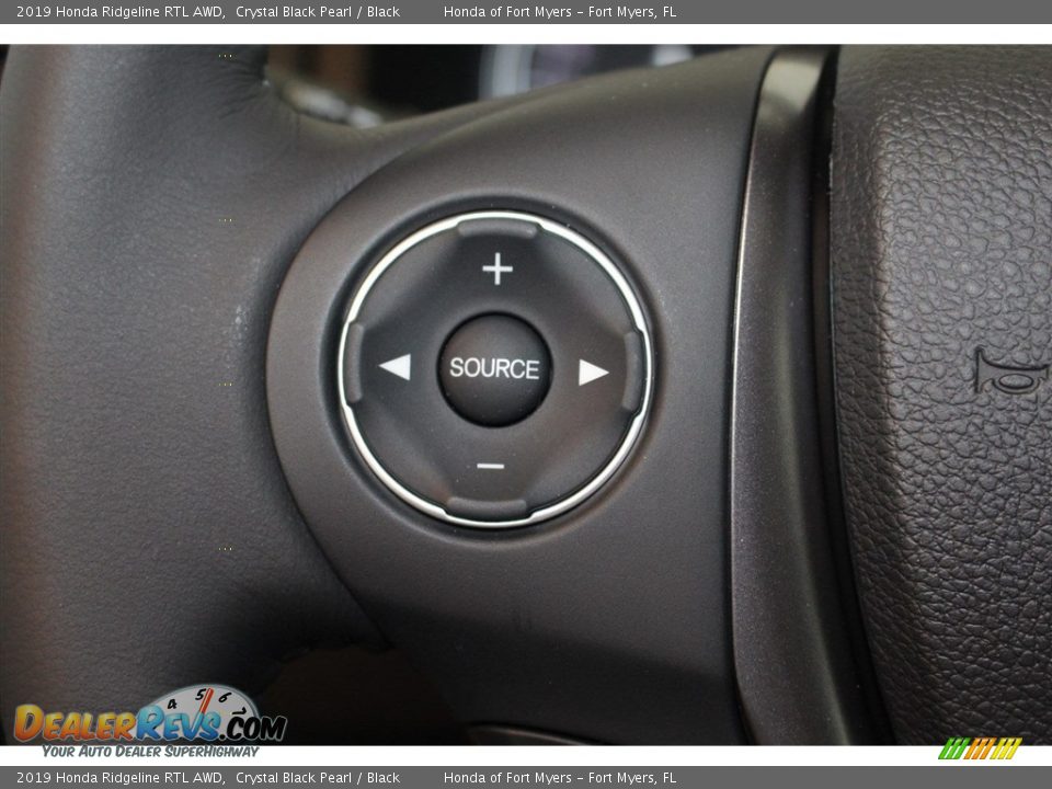 Controls of 2019 Honda Ridgeline RTL AWD Photo #24
