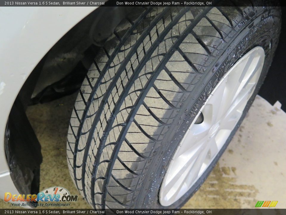 2013 Nissan Versa 1.6 S Sedan Brilliant Silver / Charcoal Photo #21