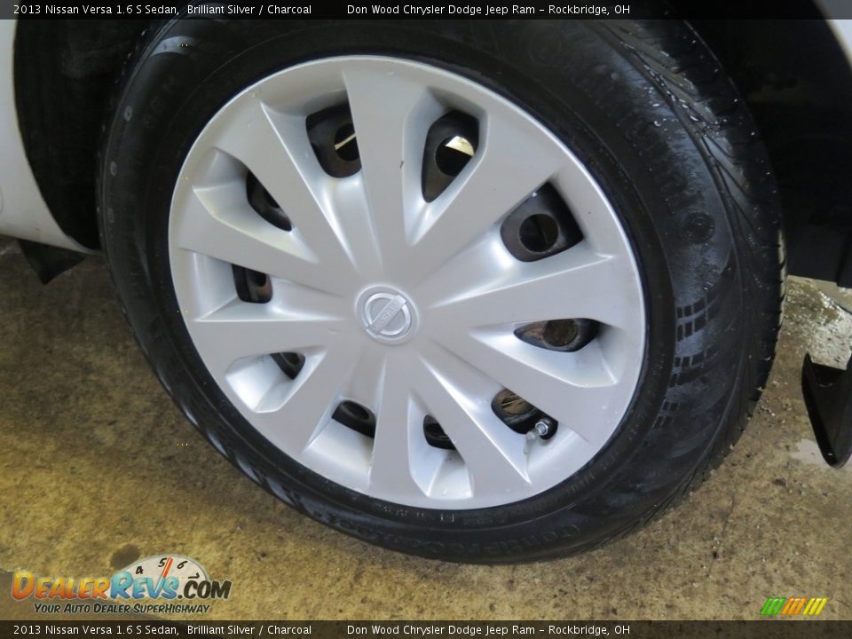 2013 Nissan Versa 1.6 S Sedan Brilliant Silver / Charcoal Photo #24