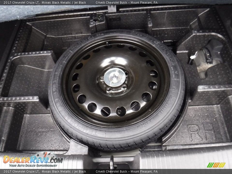 2017 Chevrolet Cruze LT Mosaic Black Metallic / Jet Black Photo #31