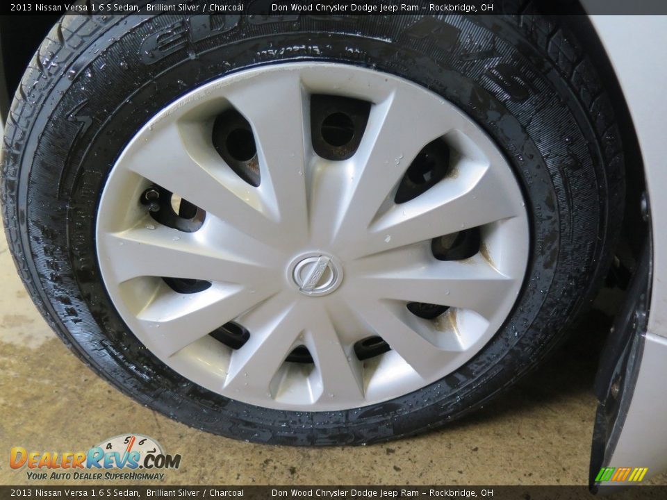 2013 Nissan Versa 1.6 S Sedan Brilliant Silver / Charcoal Photo #25