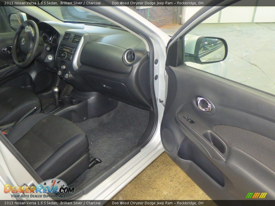 2013 Nissan Versa 1.6 S Sedan Brilliant Silver / Charcoal Photo #32