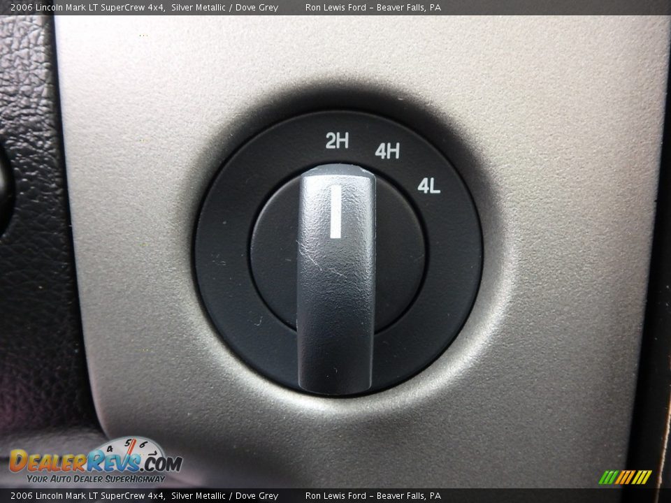 2006 Lincoln Mark LT SuperCrew 4x4 Silver Metallic / Dove Grey Photo #18