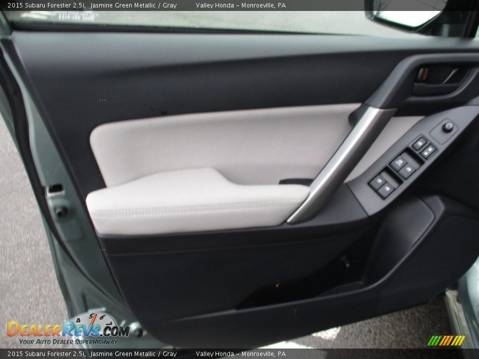 2015 Subaru Forester 2.5i Jasmine Green Metallic / Gray Photo #11
