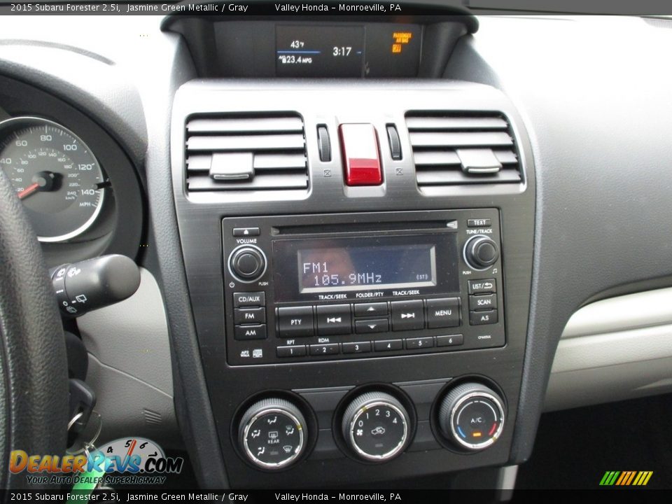 2015 Subaru Forester 2.5i Jasmine Green Metallic / Gray Photo #16