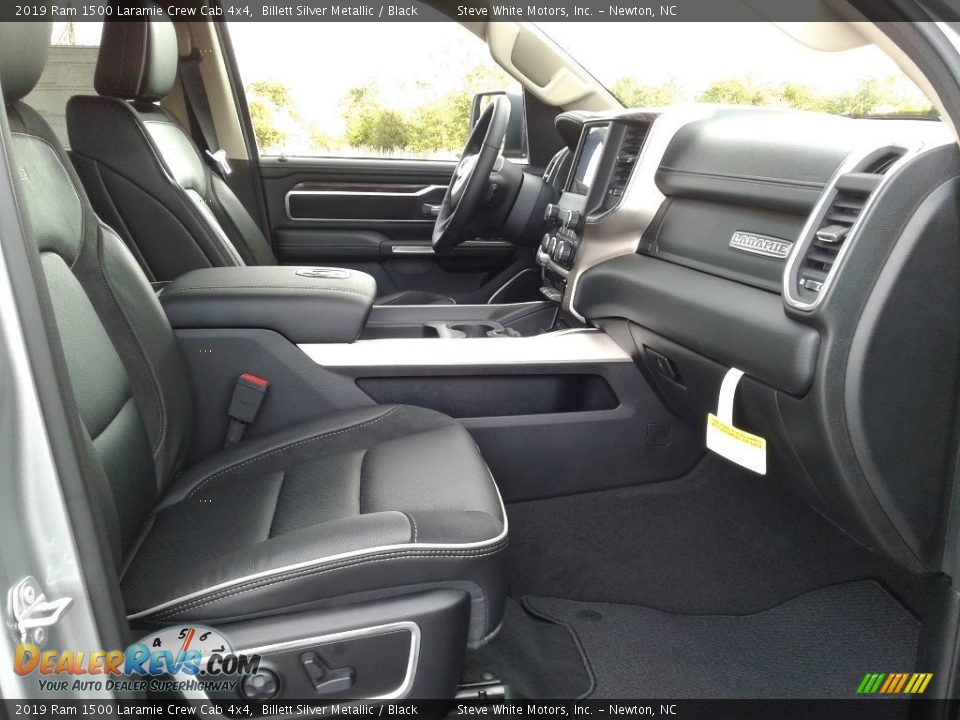 Front Seat of 2019 Ram 1500 Laramie Crew Cab 4x4 Photo #17