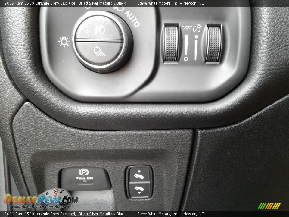 Controls of 2019 Ram 1500 Laramie Crew Cab 4x4 Photo #18