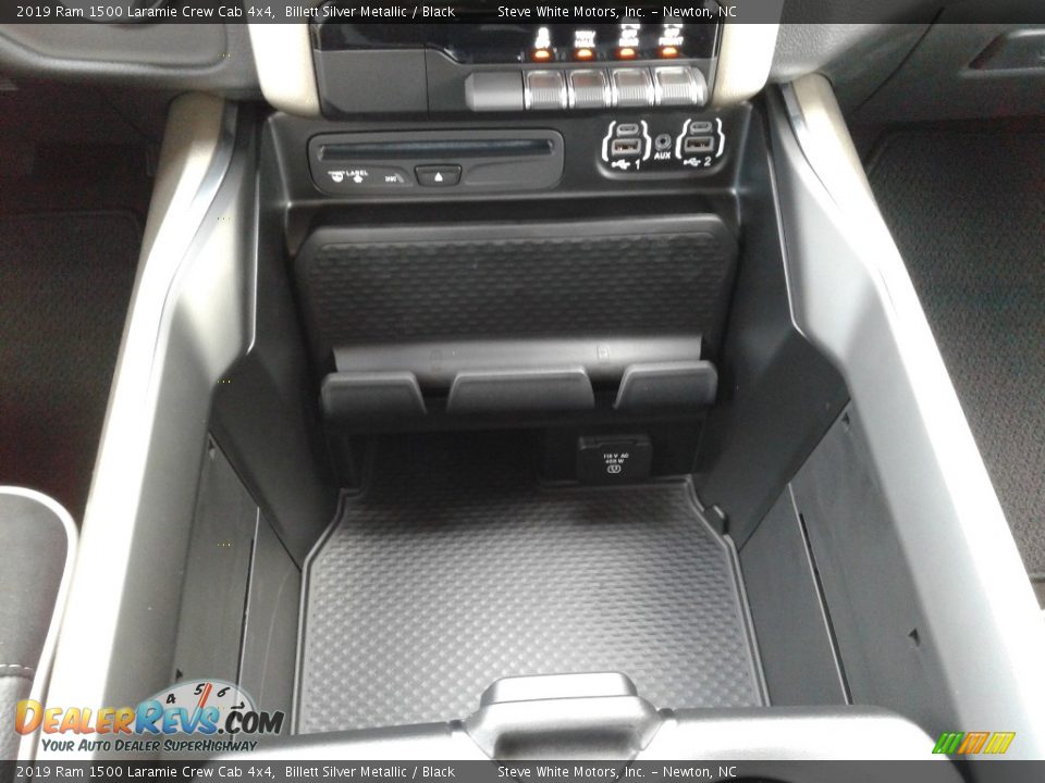 2019 Ram 1500 Laramie Crew Cab 4x4 Billett Silver Metallic / Black Photo #35