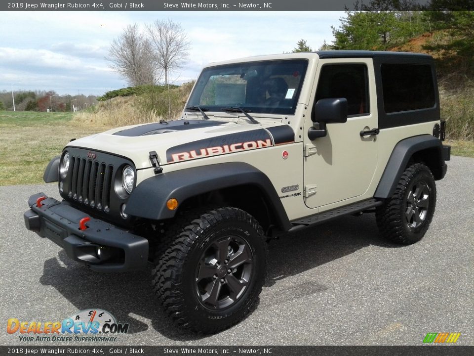 Front 3/4 View of 2018 Jeep Wrangler Rubicon 4x4 Photo #2