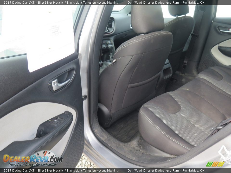 2015 Dodge Dart SXT Billet Silver Metallic / Black/Light Tungsten Accent Stitching Photo #32