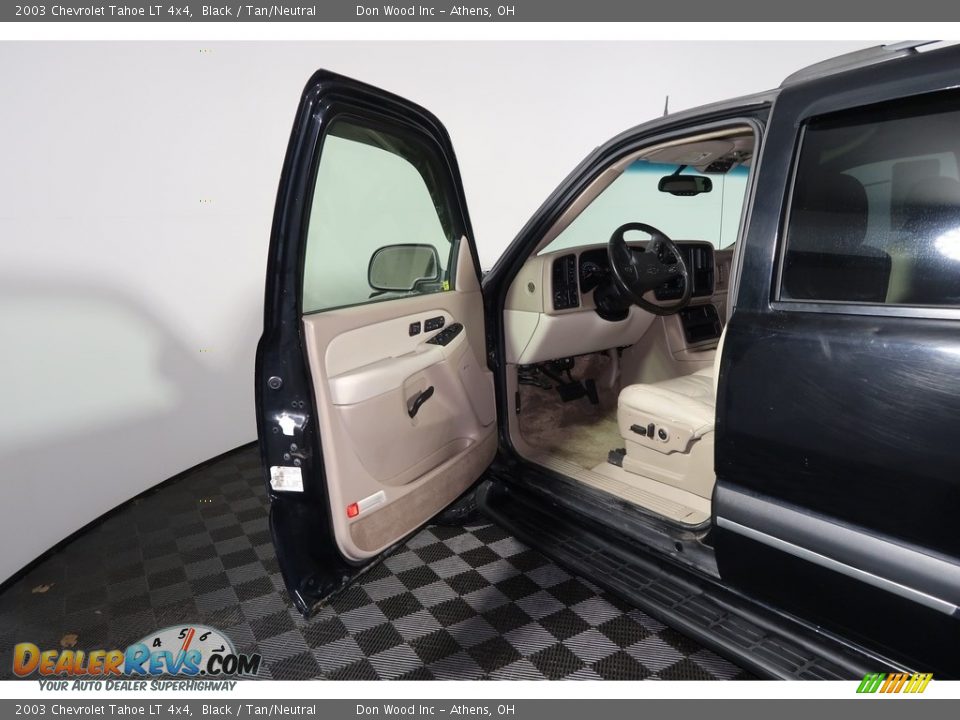 2003 Chevrolet Tahoe LT 4x4 Black / Tan/Neutral Photo #26