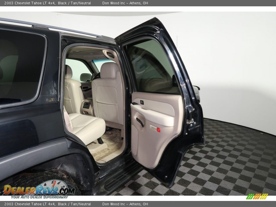 2003 Chevrolet Tahoe LT 4x4 Black / Tan/Neutral Photo #28