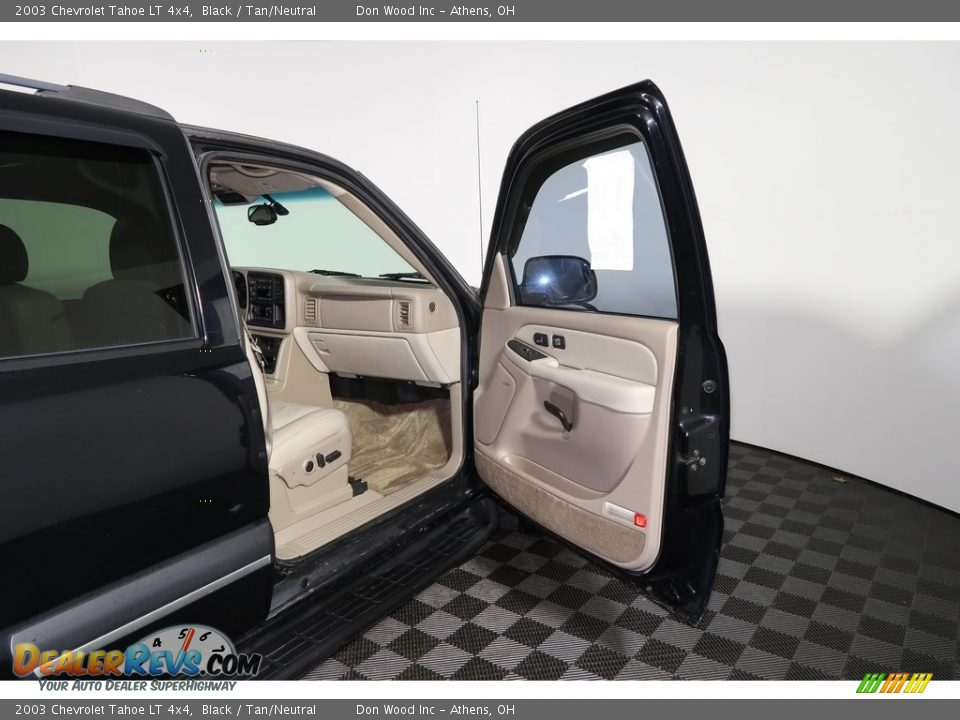 2003 Chevrolet Tahoe LT 4x4 Black / Tan/Neutral Photo #29
