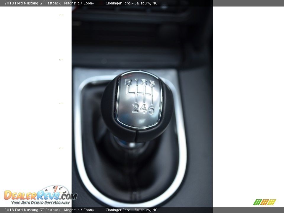 2018 Ford Mustang GT Fastback Shifter Photo #11