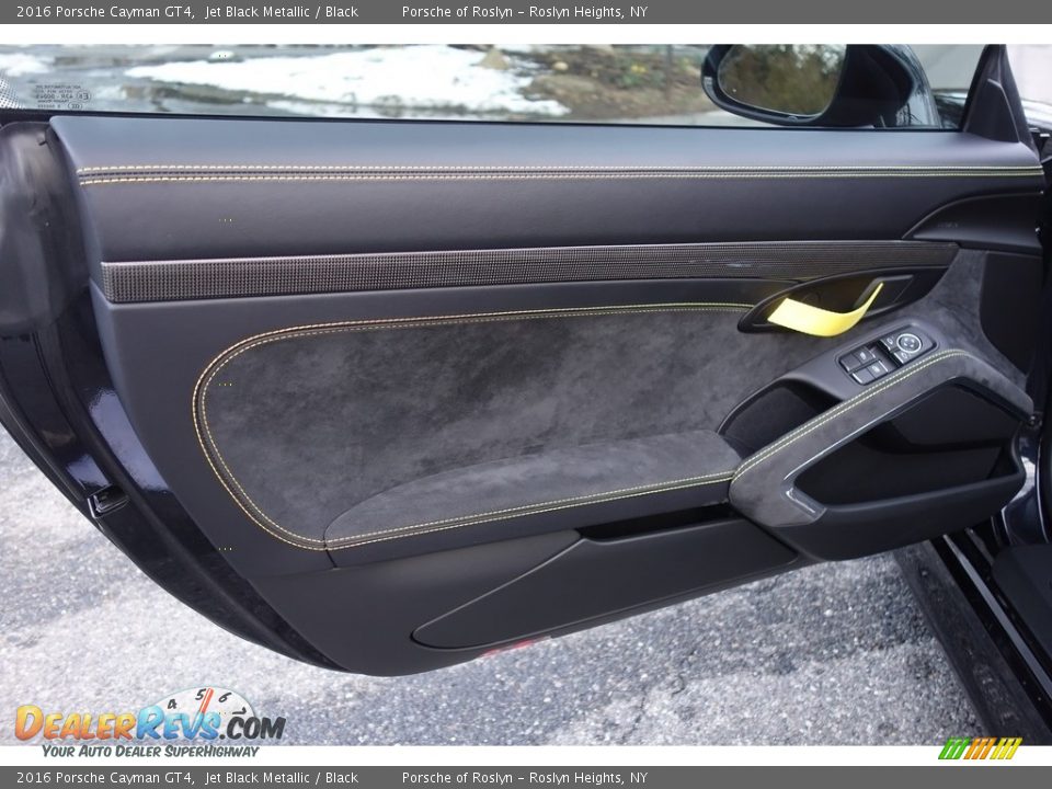 Door Panel of 2016 Porsche Cayman GT4 Photo #13