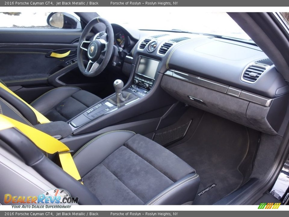 Dashboard of 2016 Porsche Cayman GT4 Photo #15