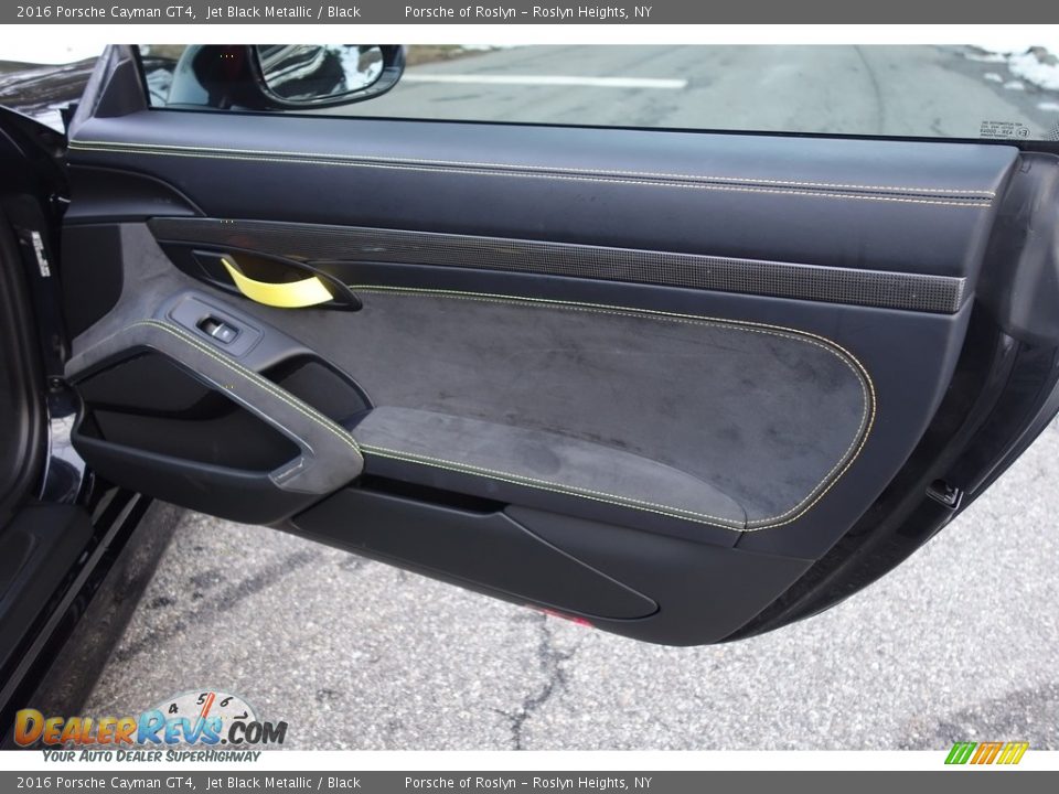 Door Panel of 2016 Porsche Cayman GT4 Photo #17