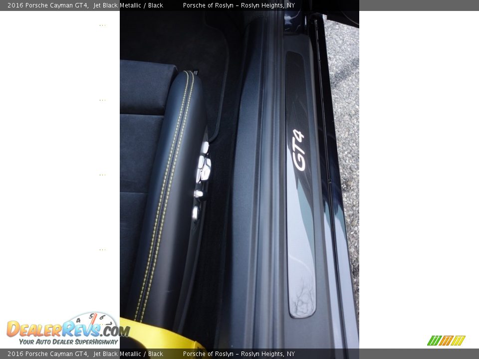 2016 Porsche Cayman GT4 Logo Photo #18