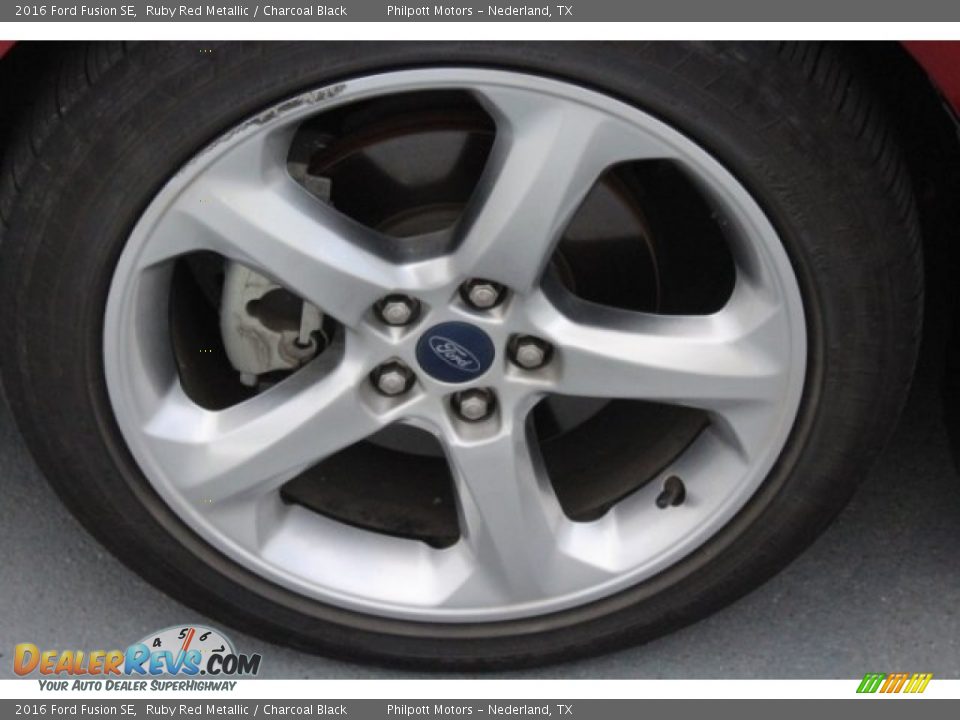 2016 Ford Fusion SE Ruby Red Metallic / Charcoal Black Photo #4