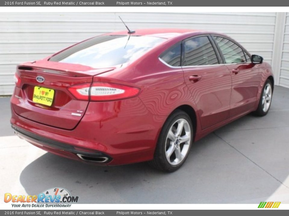 2016 Ford Fusion SE Ruby Red Metallic / Charcoal Black Photo #9