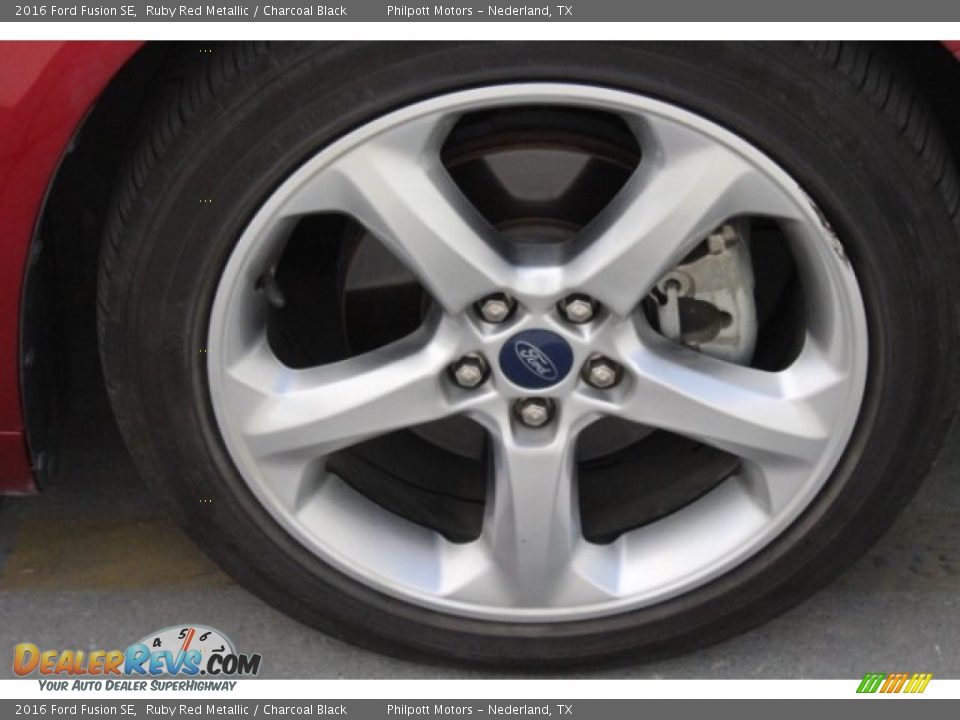2016 Ford Fusion SE Ruby Red Metallic / Charcoal Black Photo #12