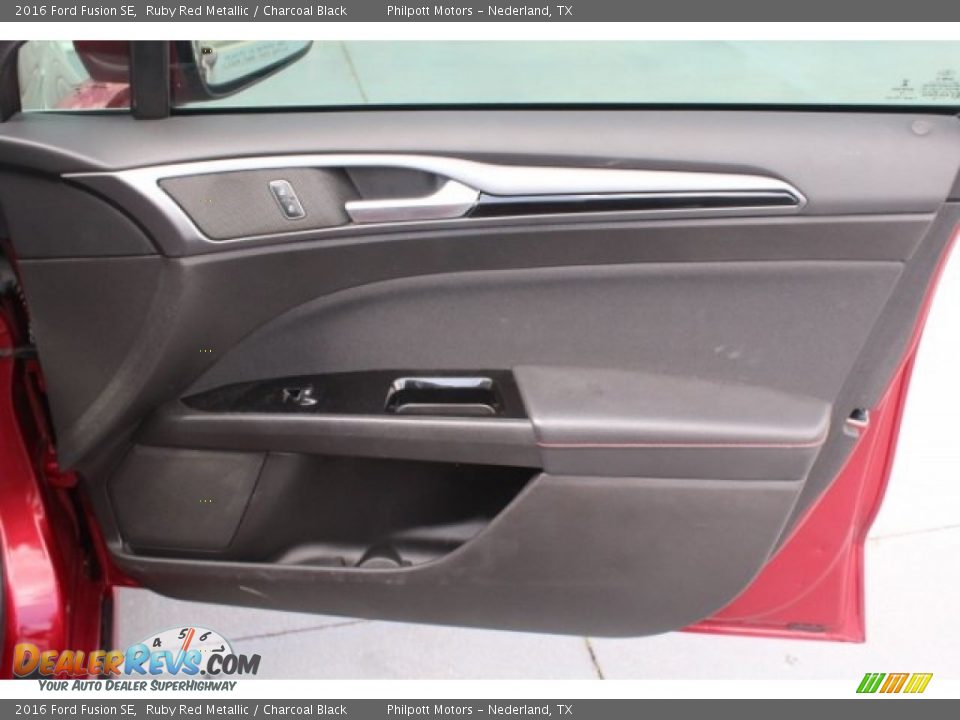2016 Ford Fusion SE Ruby Red Metallic / Charcoal Black Photo #31