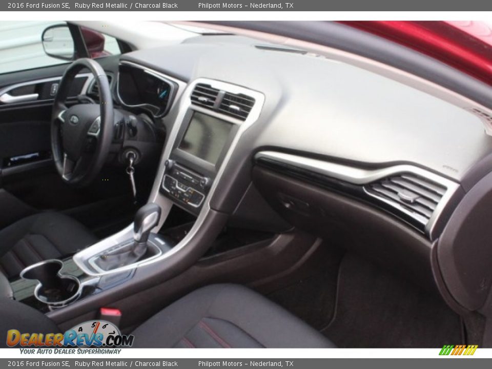 2016 Ford Fusion SE Ruby Red Metallic / Charcoal Black Photo #32