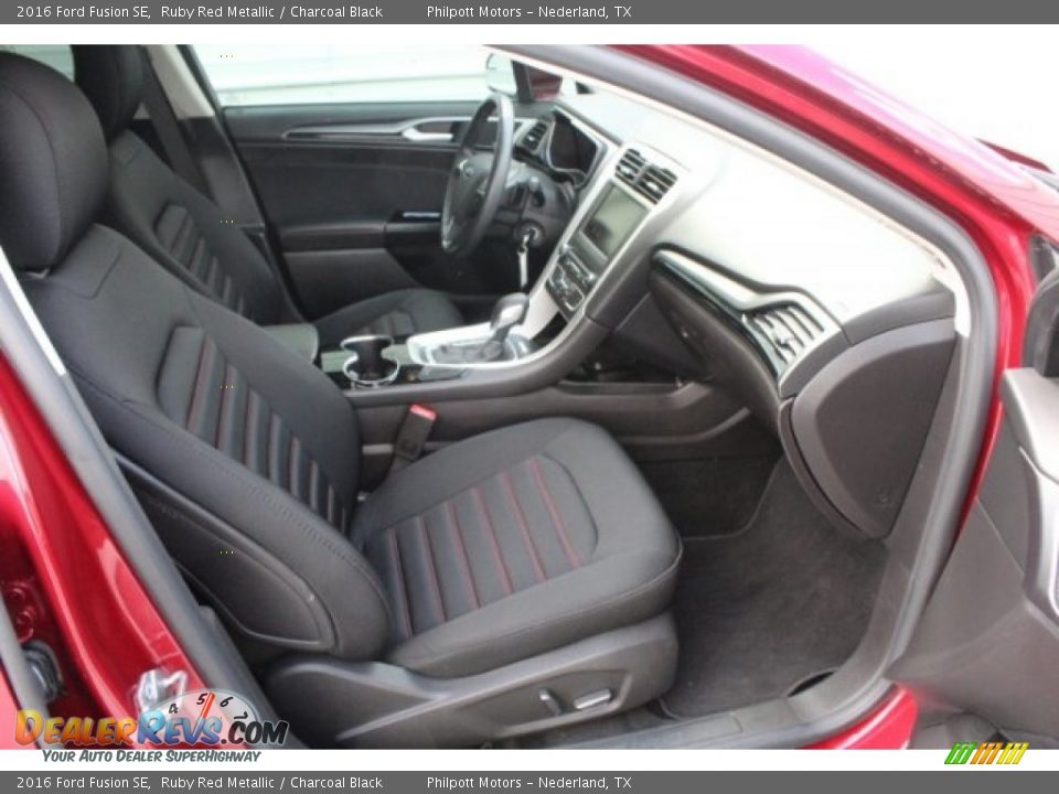 2016 Ford Fusion SE Ruby Red Metallic / Charcoal Black Photo #33