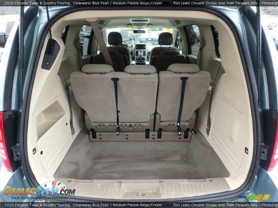 2010 Chrysler Town & Country Touring Clearwater Blue Pearl / Medium Pebble Beige/Cream Photo #5